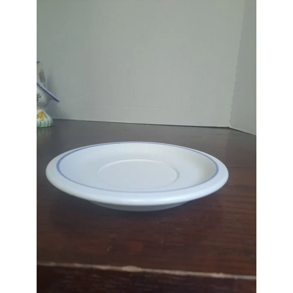Vintage  Pfaltzgraff Blue And White Stoneware 6.5in Saucer